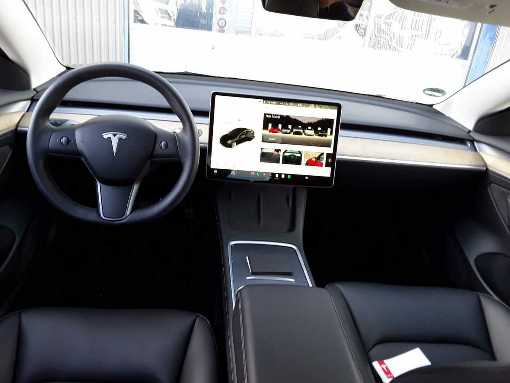 Tesla Model 3 Long Range AWD (Dual Motor) – 2022 498 HP (366 kW)